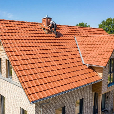 Dach mit Jacobi Tondachziegeln in Naturrot – hochwertige Dacheindeckung Made in Germany